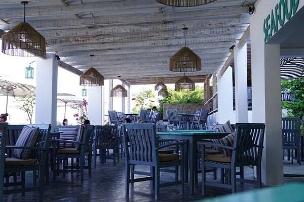 Khu ăn uống và hải sản tại khu dã ngoại Trung Lương