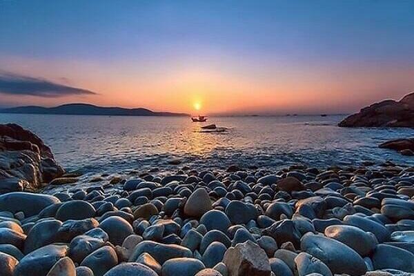 Cận cảnh bãi đá trứng ở Bãi tắm Hoàng Hậu Quy Nhơn